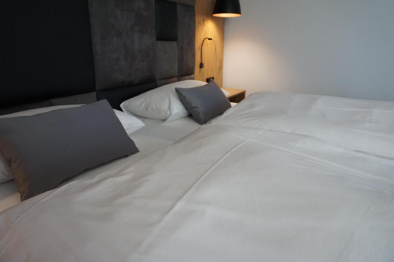 Hotel Gruener Baum Kaufbeuren Eksteriør billede