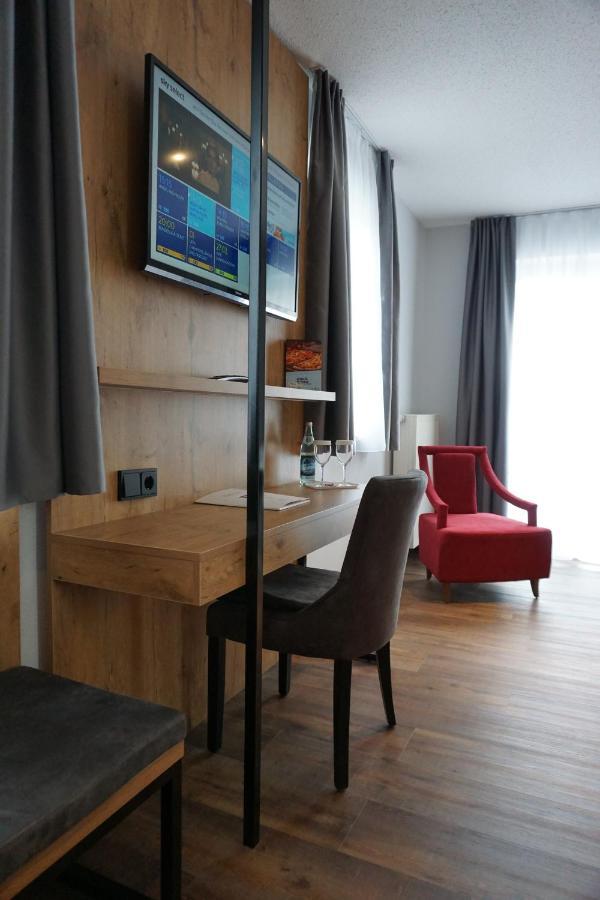 Hotel Gruener Baum Kaufbeuren Eksteriør billede