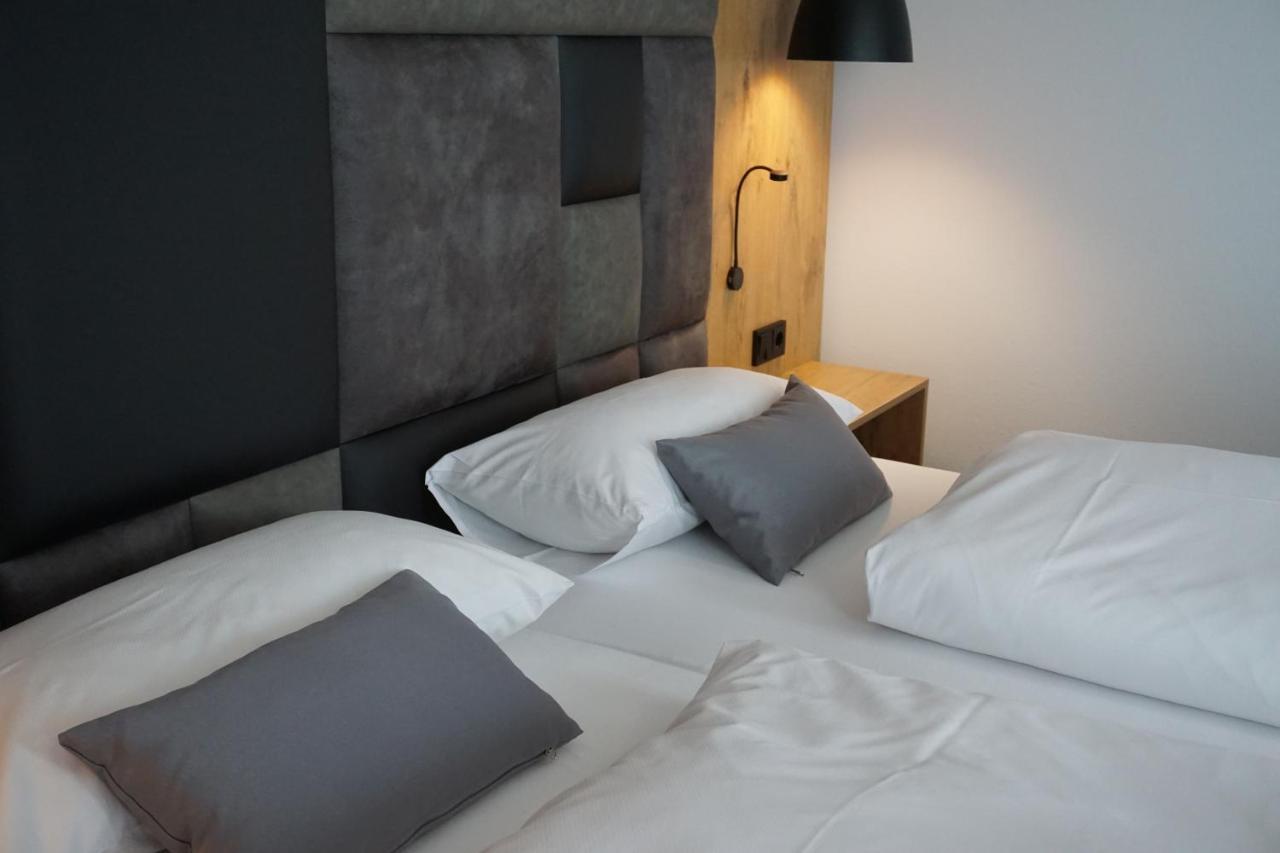 Hotel Gruener Baum Kaufbeuren Eksteriør billede