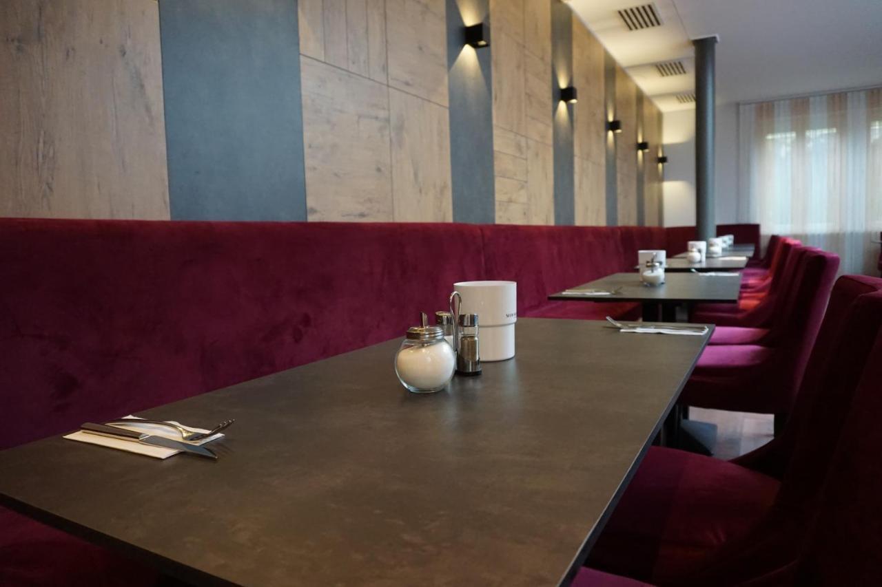 Hotel Gruener Baum Kaufbeuren Eksteriør billede